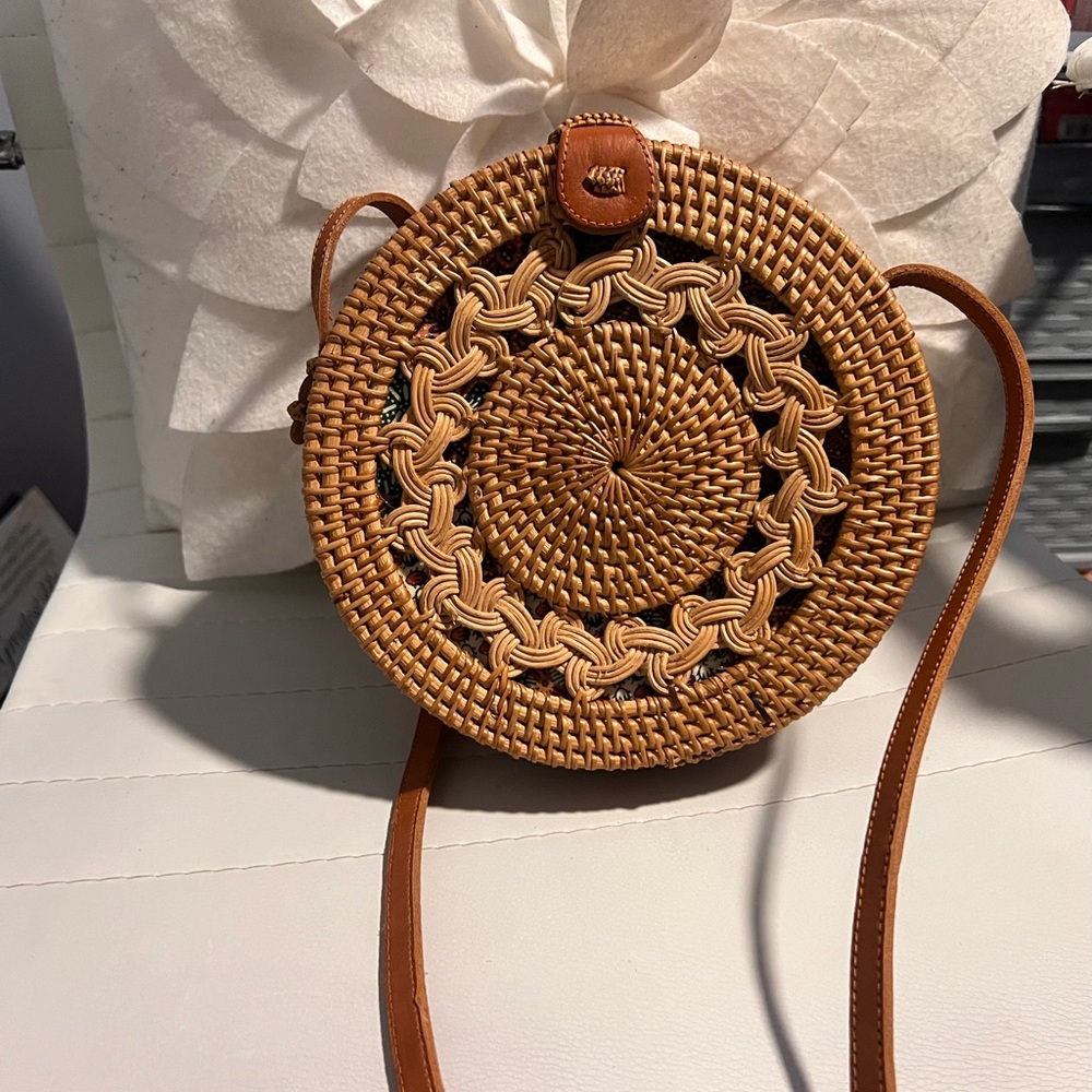Elegant Woven Tan Crossbody Bag
